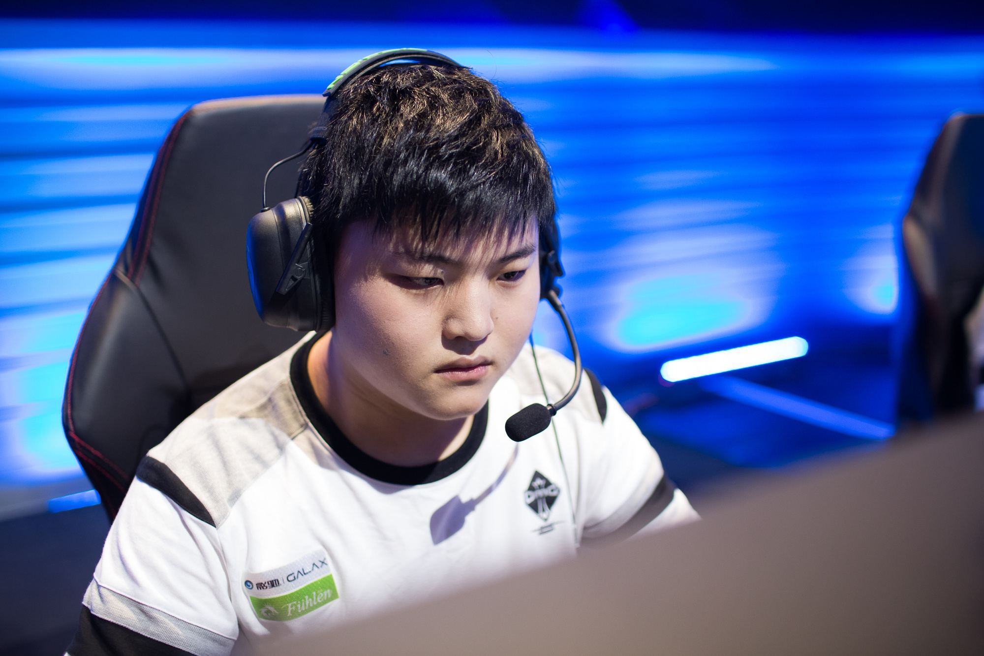 侵略性的打 侵略性的打